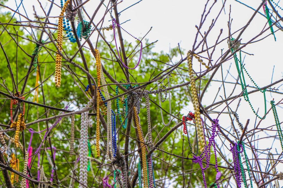 Storia del Mardi Gras - Collane di perline tipiche del carnevale di New Orleans